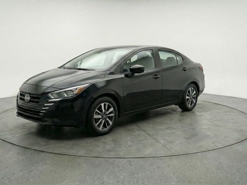 Used 2025 Nissan Versa SV FWD image 3