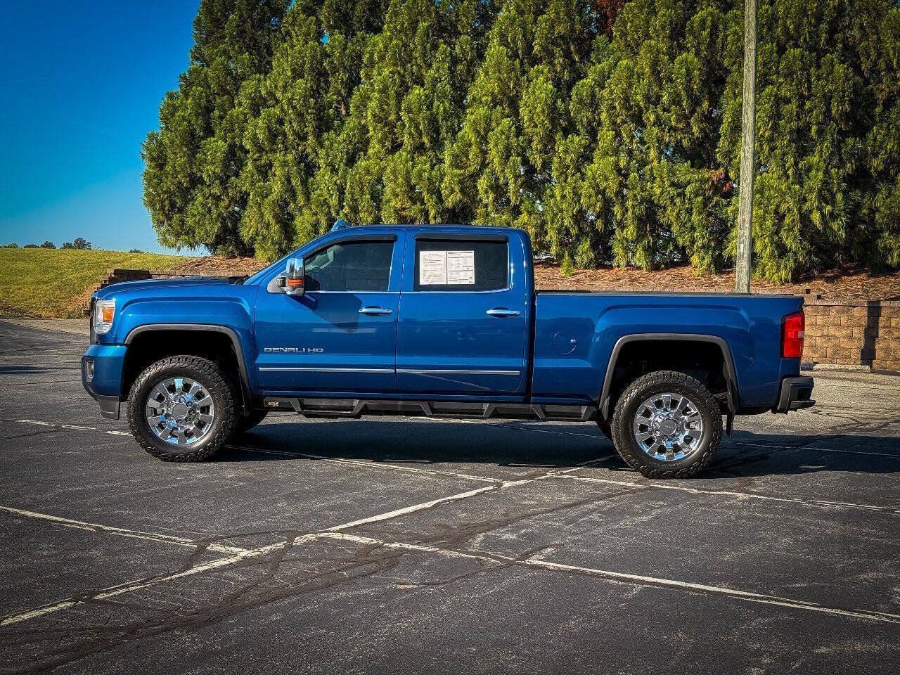 Used 2015 GMC Sierra 2500 Denali w/ Duramax Plus Package AWD/4WD image 6