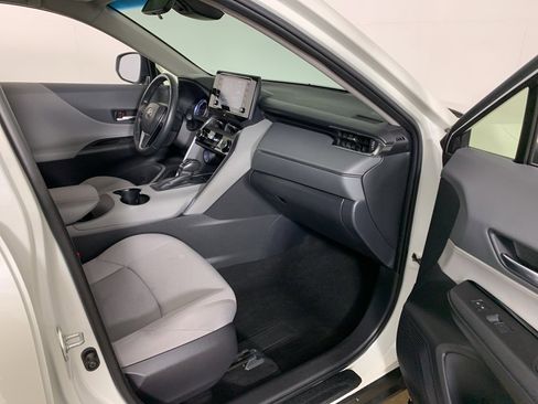 Used 2021 Toyota Venza LE image 22