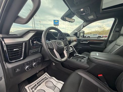 Used 2024 GMC Sierra 3500 Denali w/ Denali Reserve Package image 17