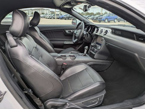 Used 2020 Ford Mustang Premium image 14