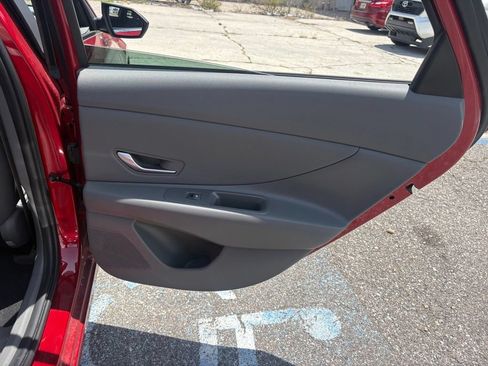 Used 2025 Hyundai Elantra SEL FWD image 15