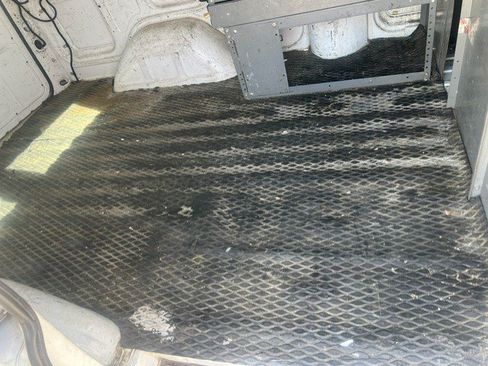 Used 2005 Chevrolet Astro RWD image 23