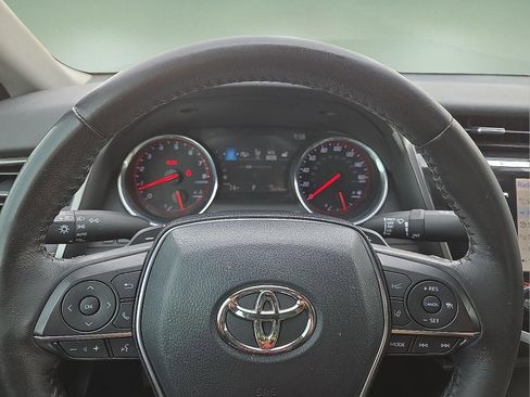 Used 2020 Toyota Camry XSE image 24