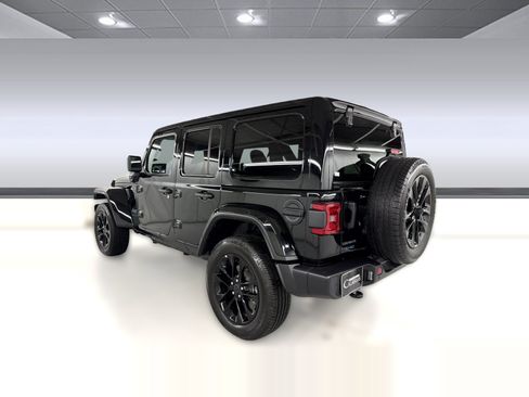 Used 2025 Jeep Wrangler Unlimited Sahara w/ Safety Group AWD/4WD image 3