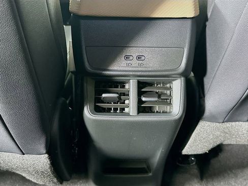 Used 2025 Chevrolet Equinox ACTIV w/ Safety and Technology Package image 26