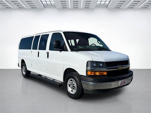 Used 2020 Chevrolet Express 3500 LS w/ Chrome Appearance Package image 2