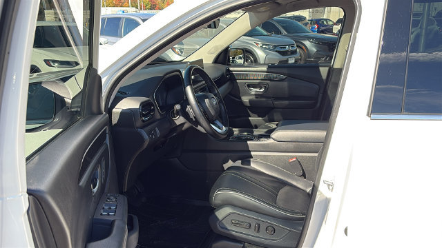 Used 2023 Honda Pilot Elite image 10