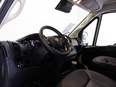 Used 2025 RAM ProMaster 2500 w/ Convenience Group FWD image 17