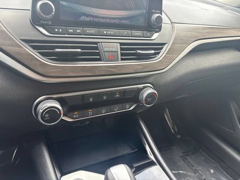 Used 2024 Nissan Altima 2.5 SV AWD/4WD image 24