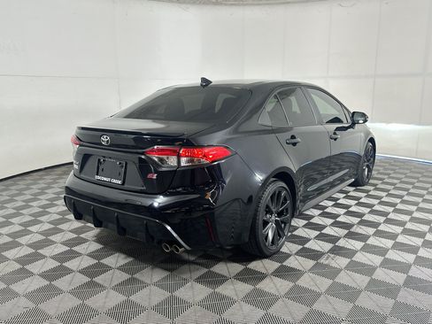 Used 2023 Toyota Corolla SE FWD image 3