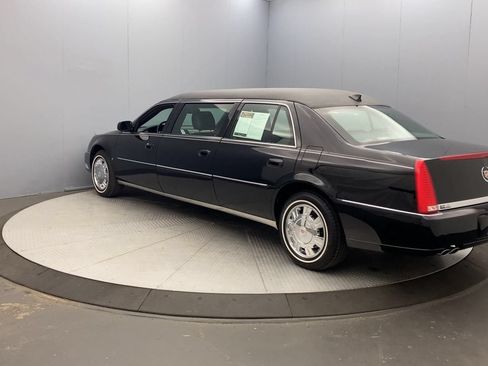 Used 2009 Cadillac DTS Limousine FWD image 3