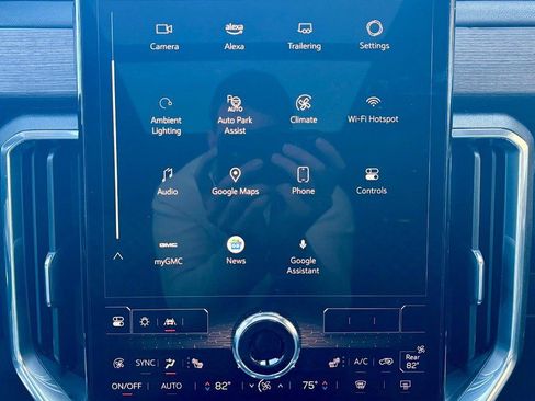 Used 2024 GMC Acadia Denali w/ Super Cruise Package AWD/4WD image 26