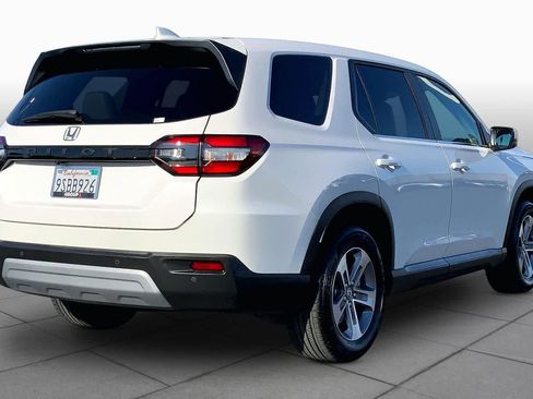 Used 2025 Honda Pilot EX-L image 12