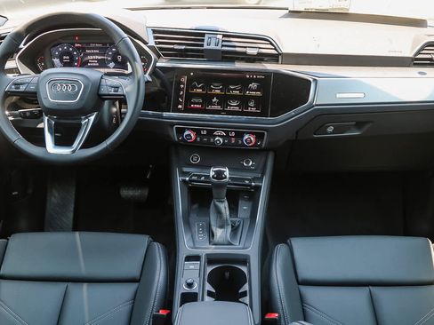 New 2025 Audi Q3 2.0T Premium image 12