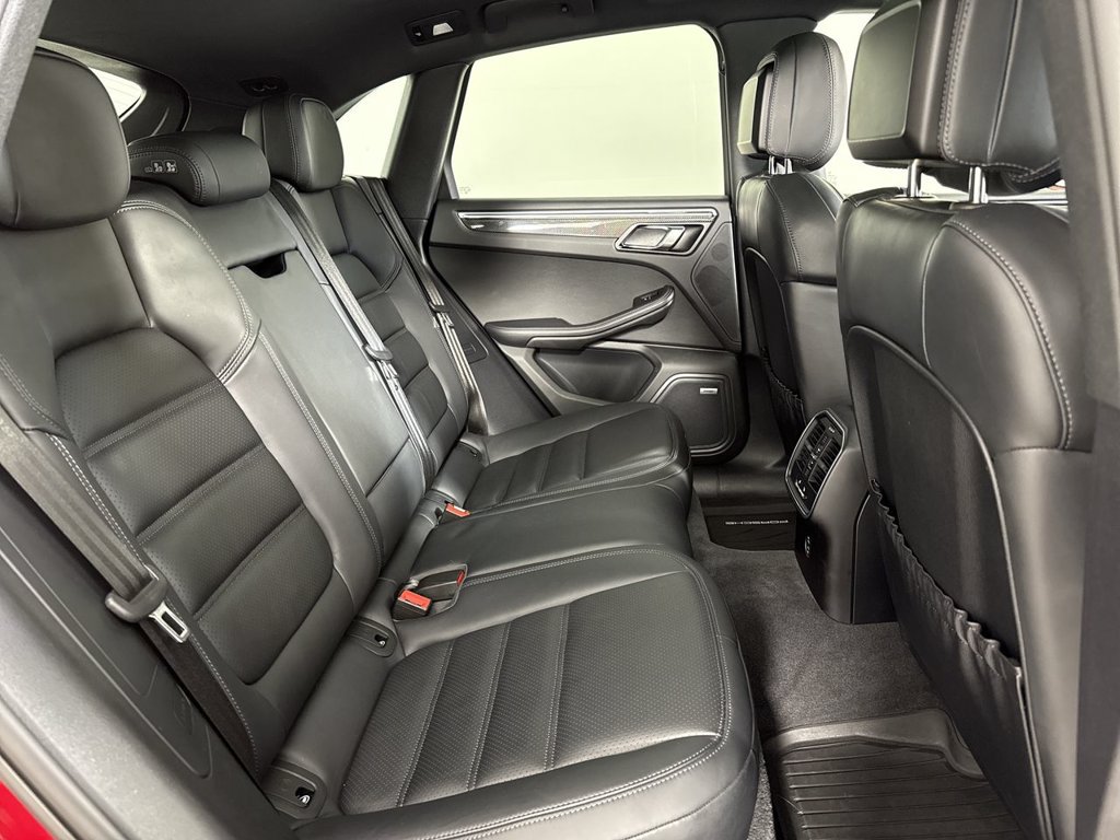 Certified 2024 Porsche Macan GTS AWD/4WD image 22