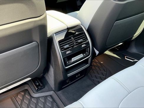 Used 2025 BMW X5 xDrive40i w/ M Sport Package image 12