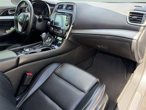 Used 2018 Nissan Maxima 3.5 SV image 17