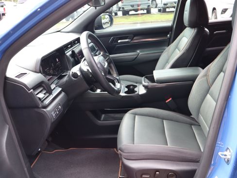 Used 2026 GMC Terrain AT4 w/ Convenience Package III AWD/4WD image 20
