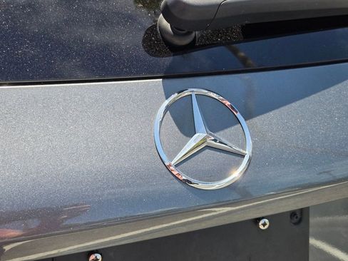 Used 2021 Mercedes-Benz GLC 300 4MATIC image 11
