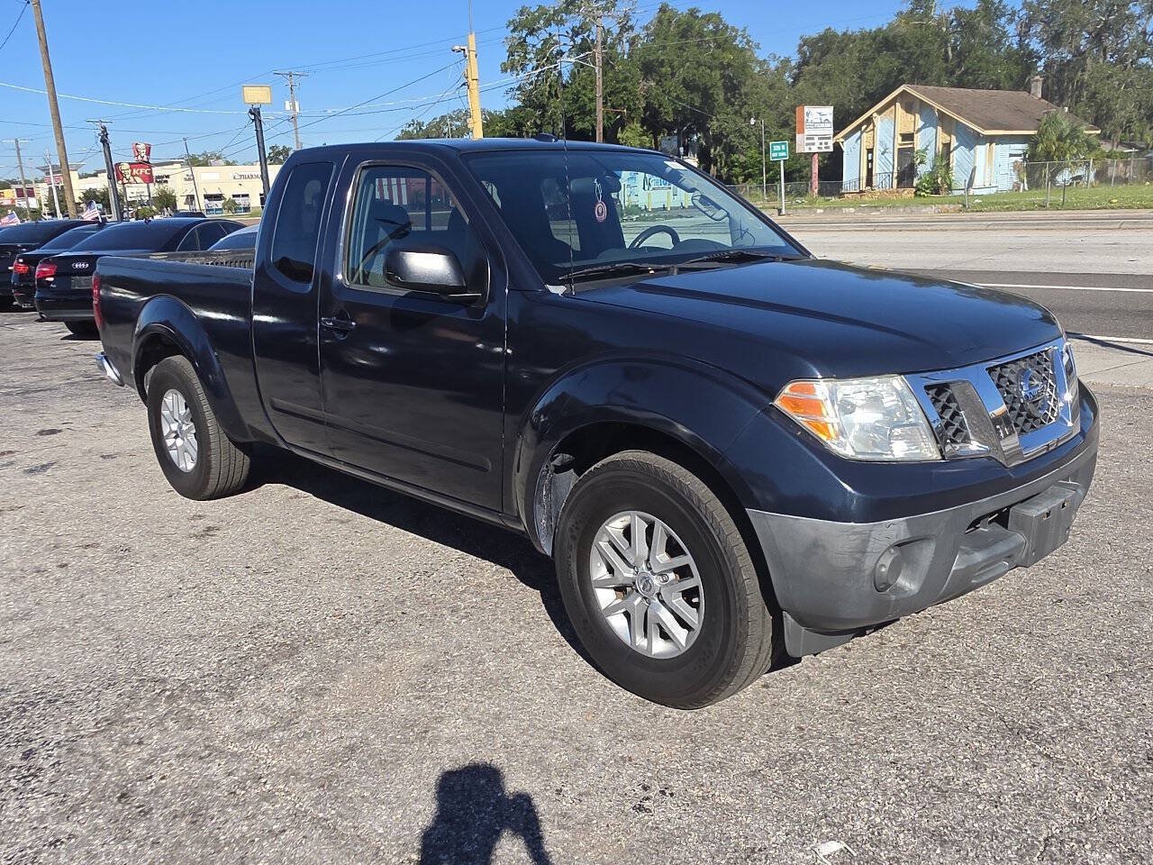 Used 2016 Nissan Frontier SV RWD image 3