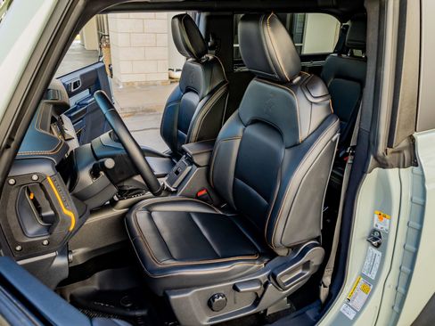 Used 2024 Ford Bronco Badlands image 27