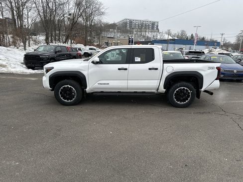 New 2026 Toyota Tacoma TRD Off-Road AWD/4WD image 2