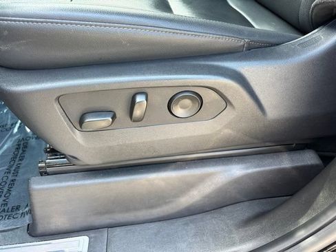 Used 2025 GMC Sierra 1500 SLT AWD/4WD image 6