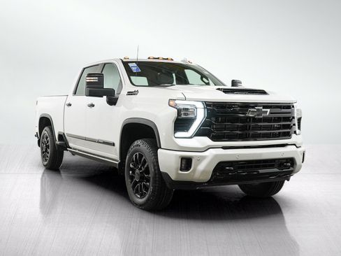 Used 2025 Chevrolet Silverado 2500 High Country w/ High Country Premium Package AWD/4WD image 7