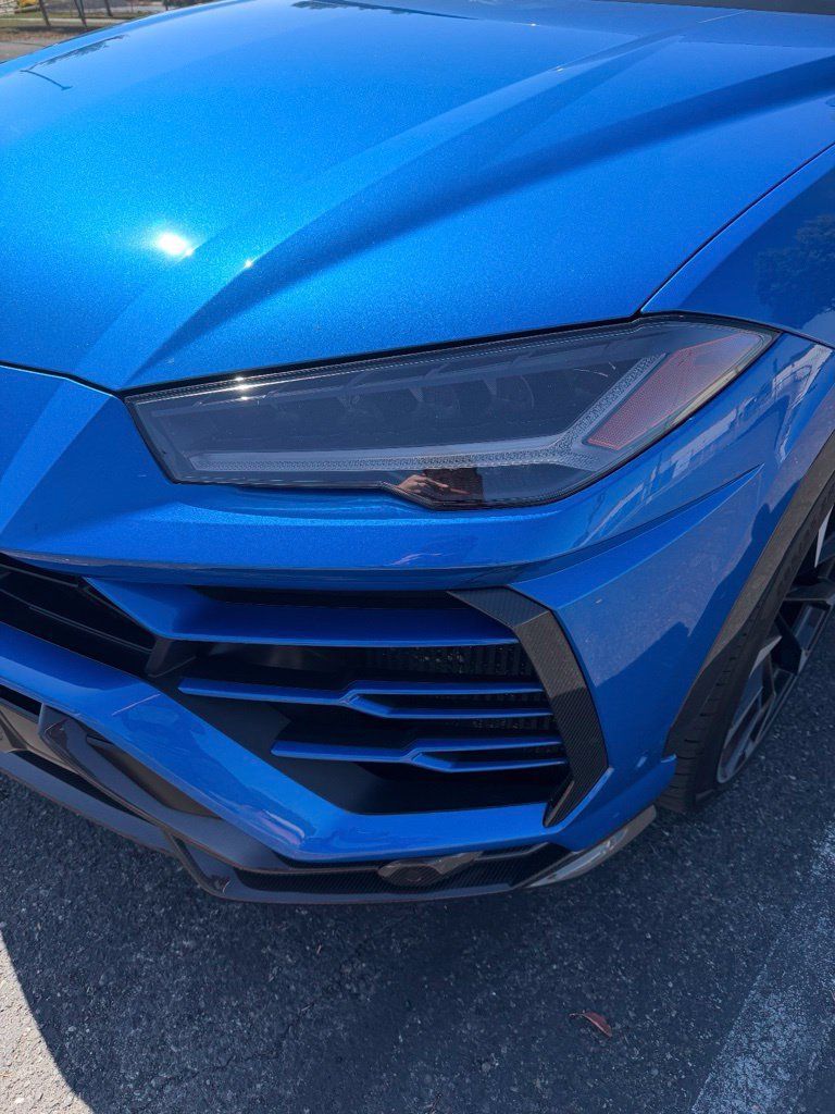 Used 2020 Lamborghini Urus AWD/4WD image 33