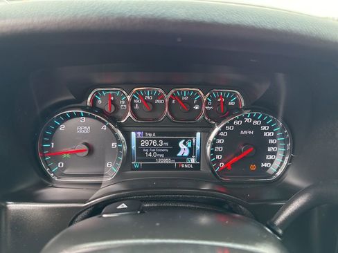 Used 2018 Chevrolet Suburban Premier image 38