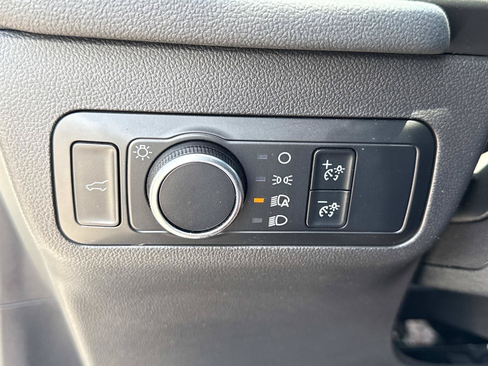Used 2024 Ford Escape ST-Line w/ Tech Pack #1 FWD image 29