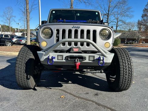 Used 2016 Jeep Wrangler Unlimited Sahara w/ Connectivity Group image 9