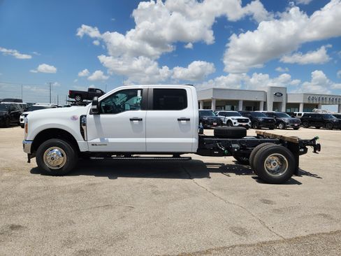 New 2026 Ford F350 XL w/ XL Chrome Package AWD/4WD image 3
