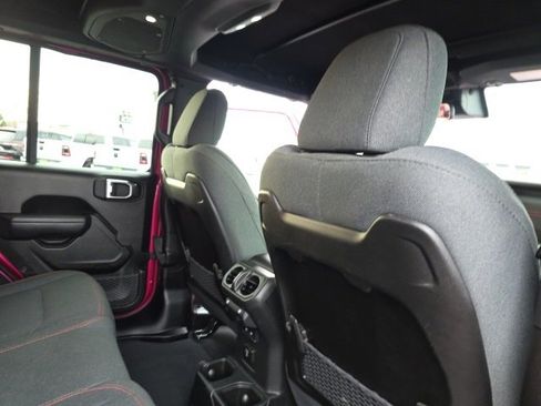 Used 2024 Jeep Wrangler Unlimited Rubicon image 45