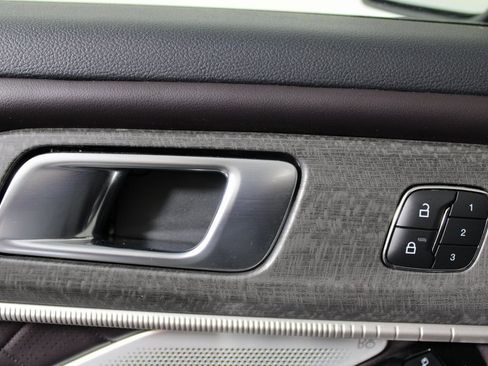 Certified 2025 Ford Explorer Platinum w/ LUX Leather Package image 22