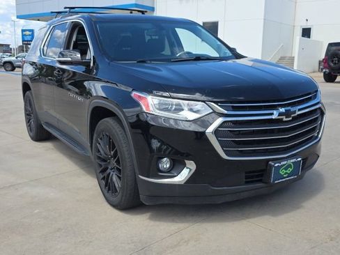 Used 2018 Chevrolet Traverse LT w/ LPO, 'HIT The Road' Package AWD/4WD image 4