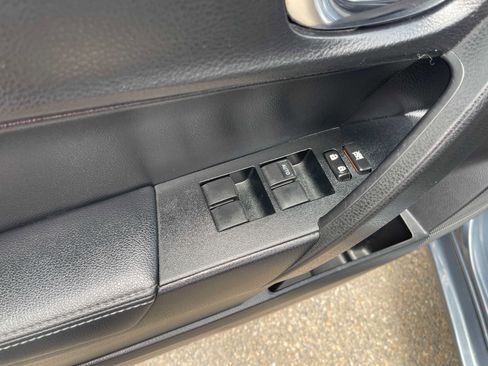 Used 2016 Toyota Corolla S Premium image 18