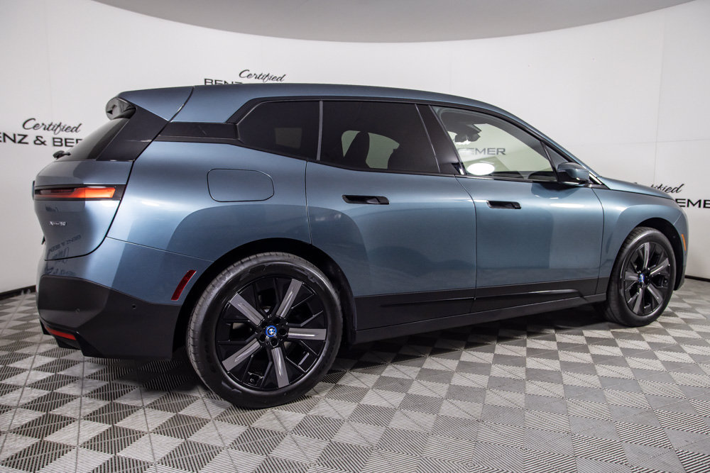 Used 2023 BMW iX xDrive50 AWD/4WD image 4