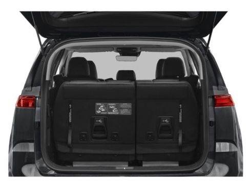 Used 2024 Kia Carnival LX image 13