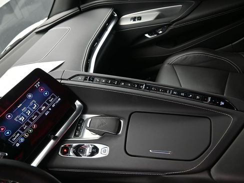 Used 2020 Chevrolet Corvette Stingray Preferred Cpe w/ 2LT Preferred Equipment Group image 21