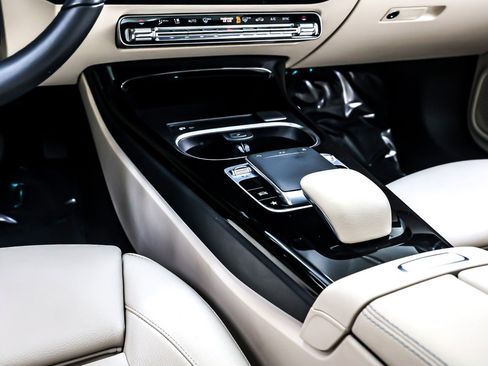 Used 2020 Mercedes-Benz CLA 250 image 7