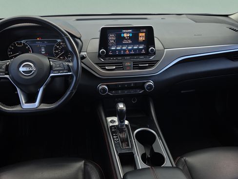 Used 2024 Nissan Altima 2.5 SR FWD image 12