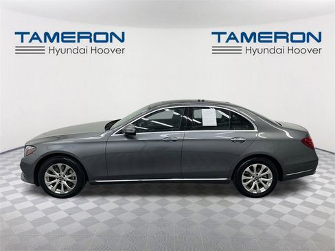 Used 2018 Mercedes-Benz E 300 4MATIC image 2