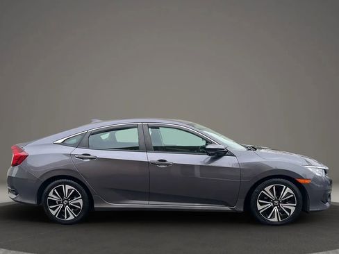 Used 2017 Honda Civic EX-T image 4