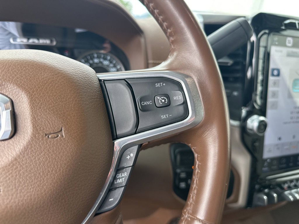 Used 2023 RAM 3500 Laramie AWD/4WD image 17