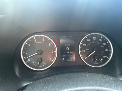 Used 2022 Nissan Sentra S w/ Lighting Package FWD image 9
