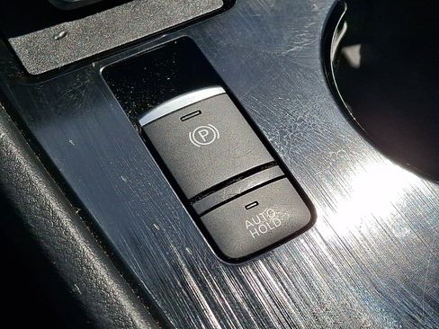 Used 2024 Nissan Rogue S AWD/4WD image 23