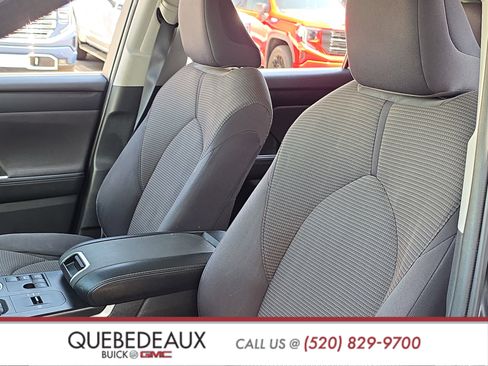 Used 2023 Toyota Highlander LE FWD image 11