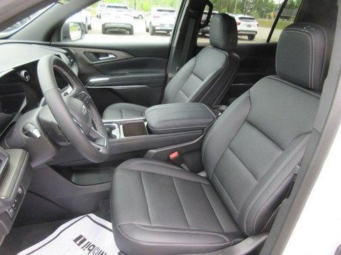 New 2026 Chevrolet Traverse LT w/ Midnight/Sport Edition FWD image 16
